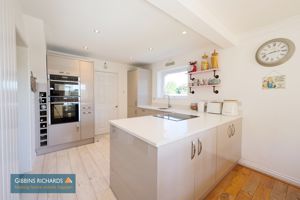 Kitchen- click for photo gallery